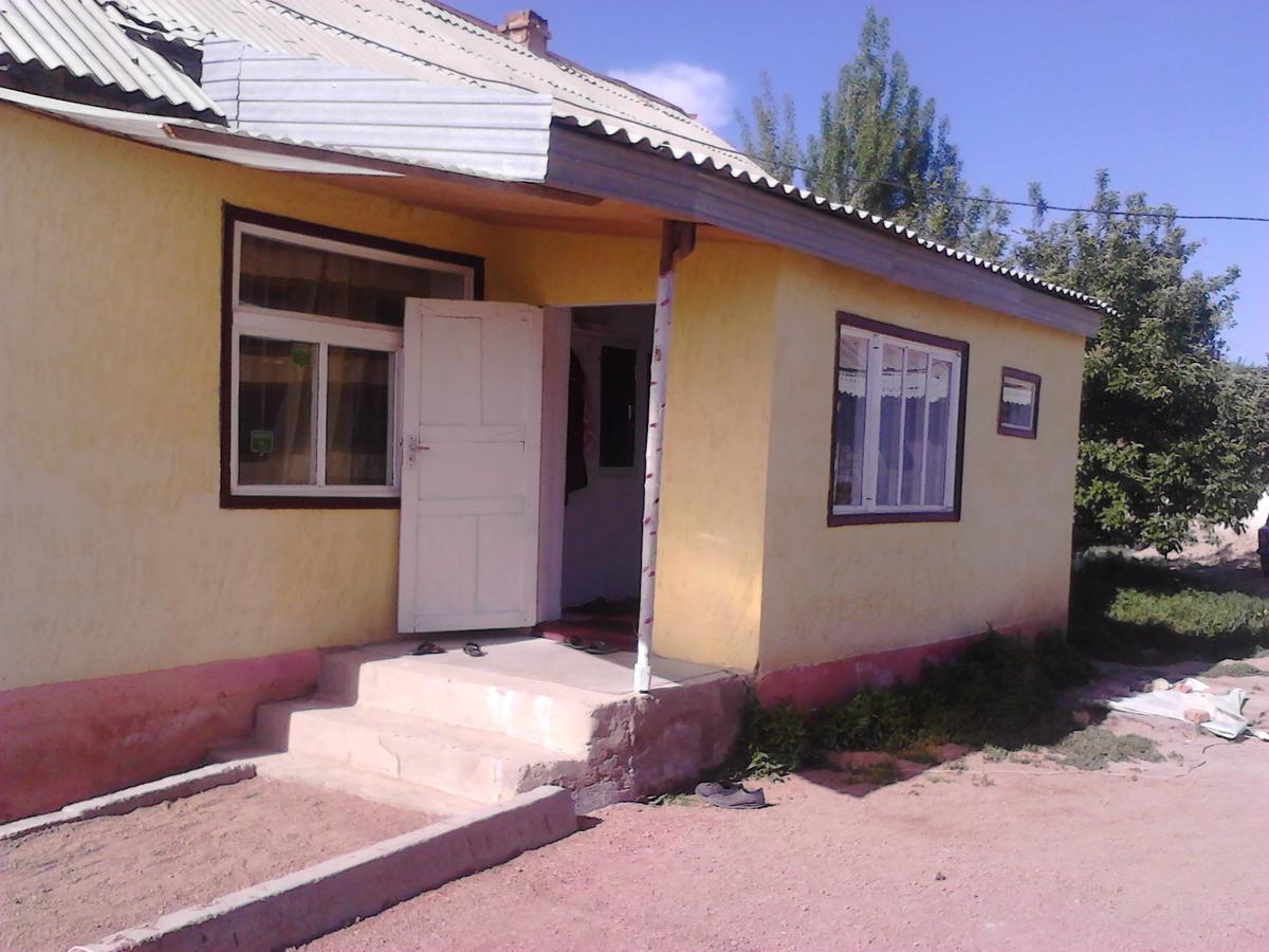 Happy Hostel In Kochkor Екстериор снимка