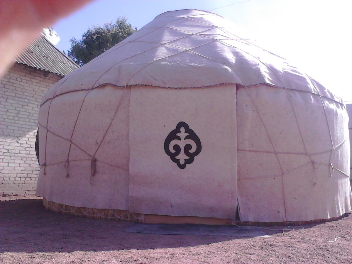 Happy Hostel In Kochkor Екстериор снимка